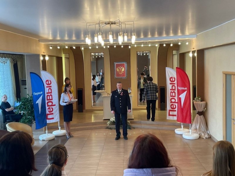 Юные жительницы Саткинского района получили свои первые паспорта в торжественной обстановке